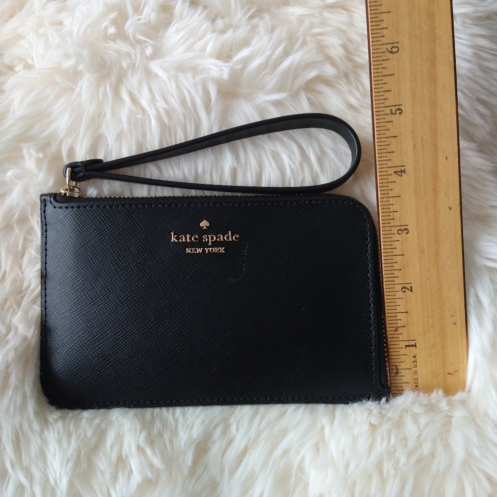 🤩Kate Spade Black Small Wristlet (Lucy)🤩 - Picture 8 of 10